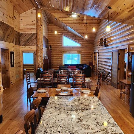 Beargrass Lodging & Rv Resort Hungry Horse エクステリア 写真