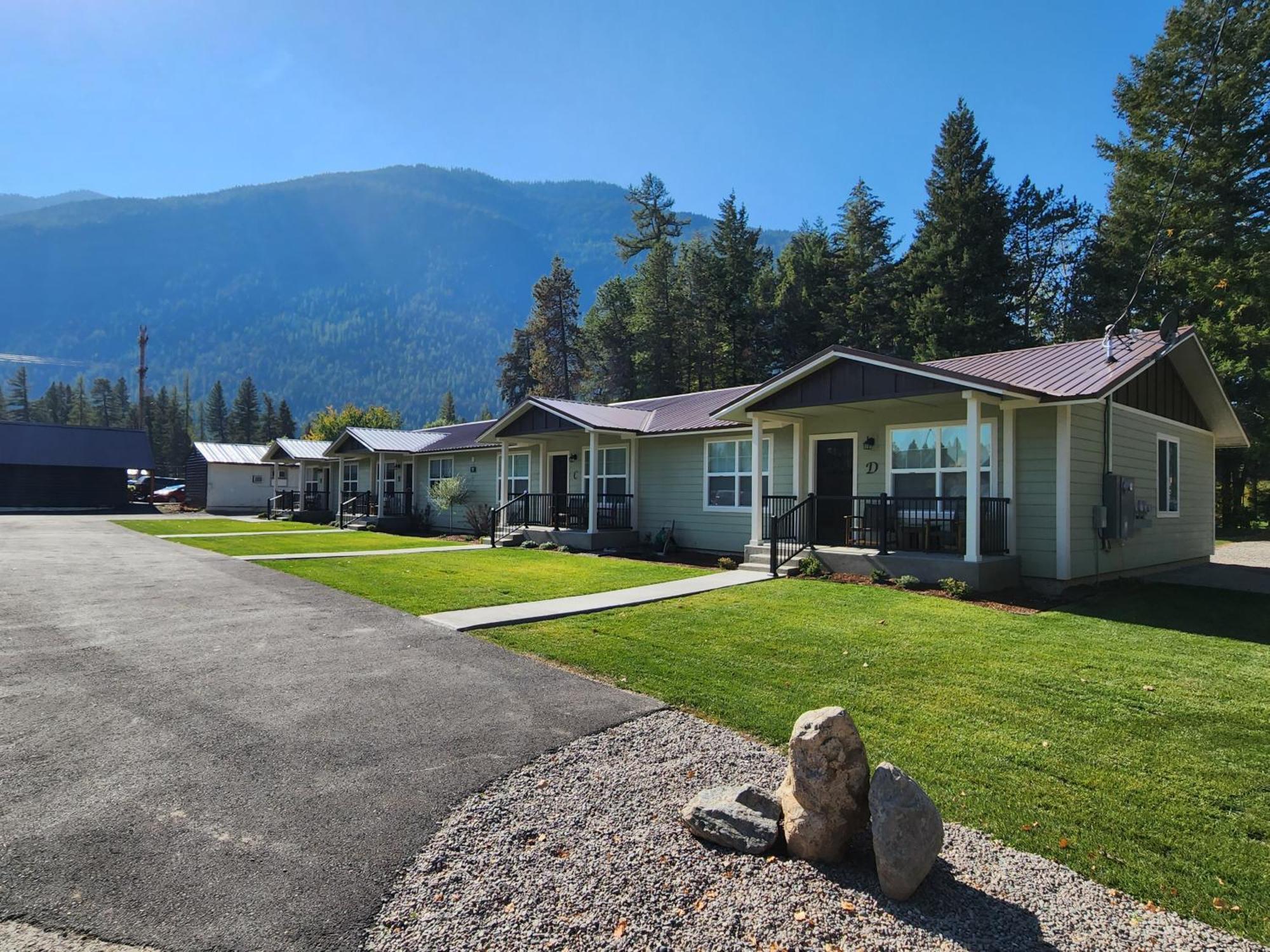 Beargrass Lodging & Rv Resort Hungry Horse エクステリア 写真