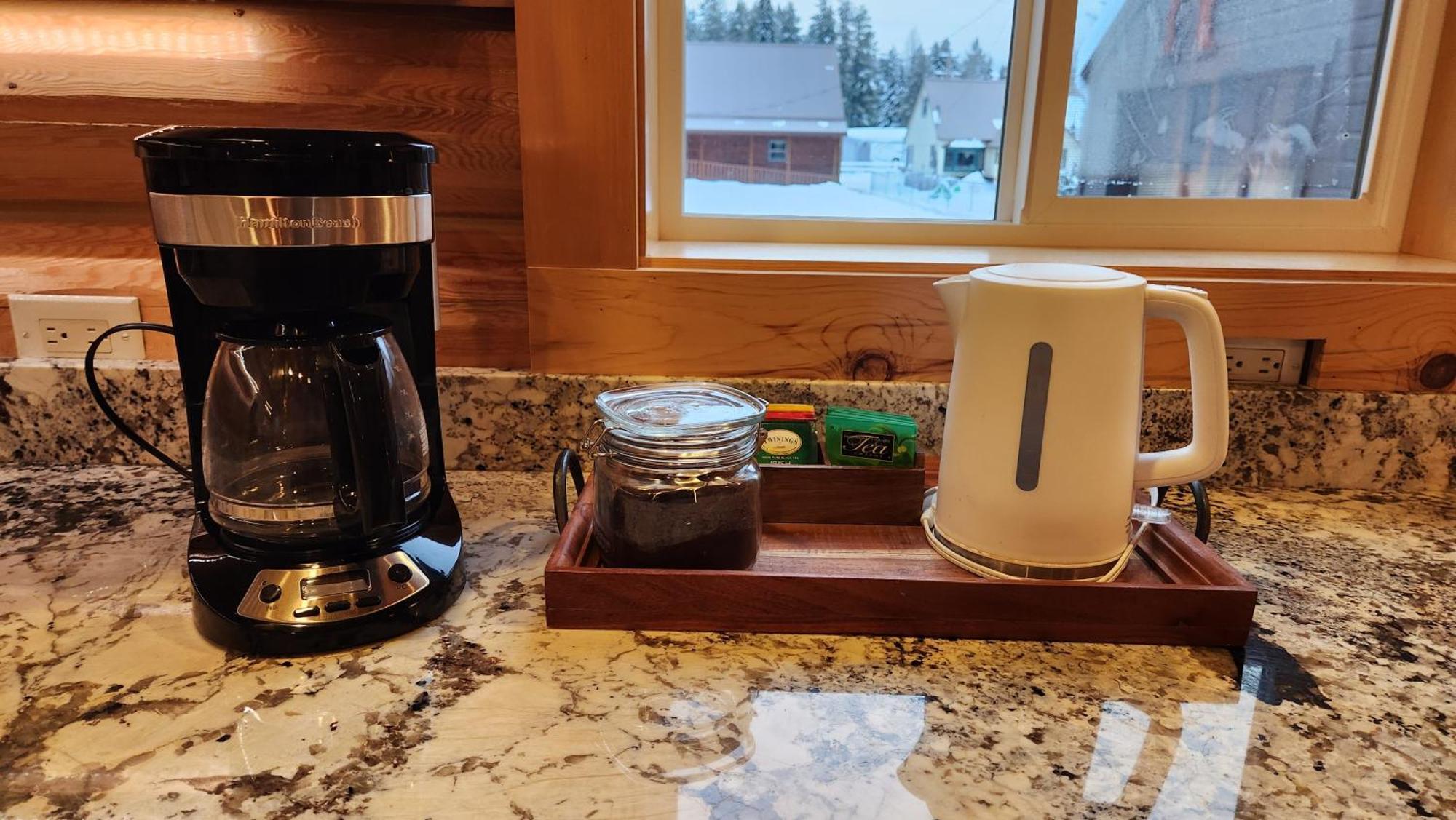 Beargrass Lodging & Rv Resort Hungry Horse エクステリア 写真