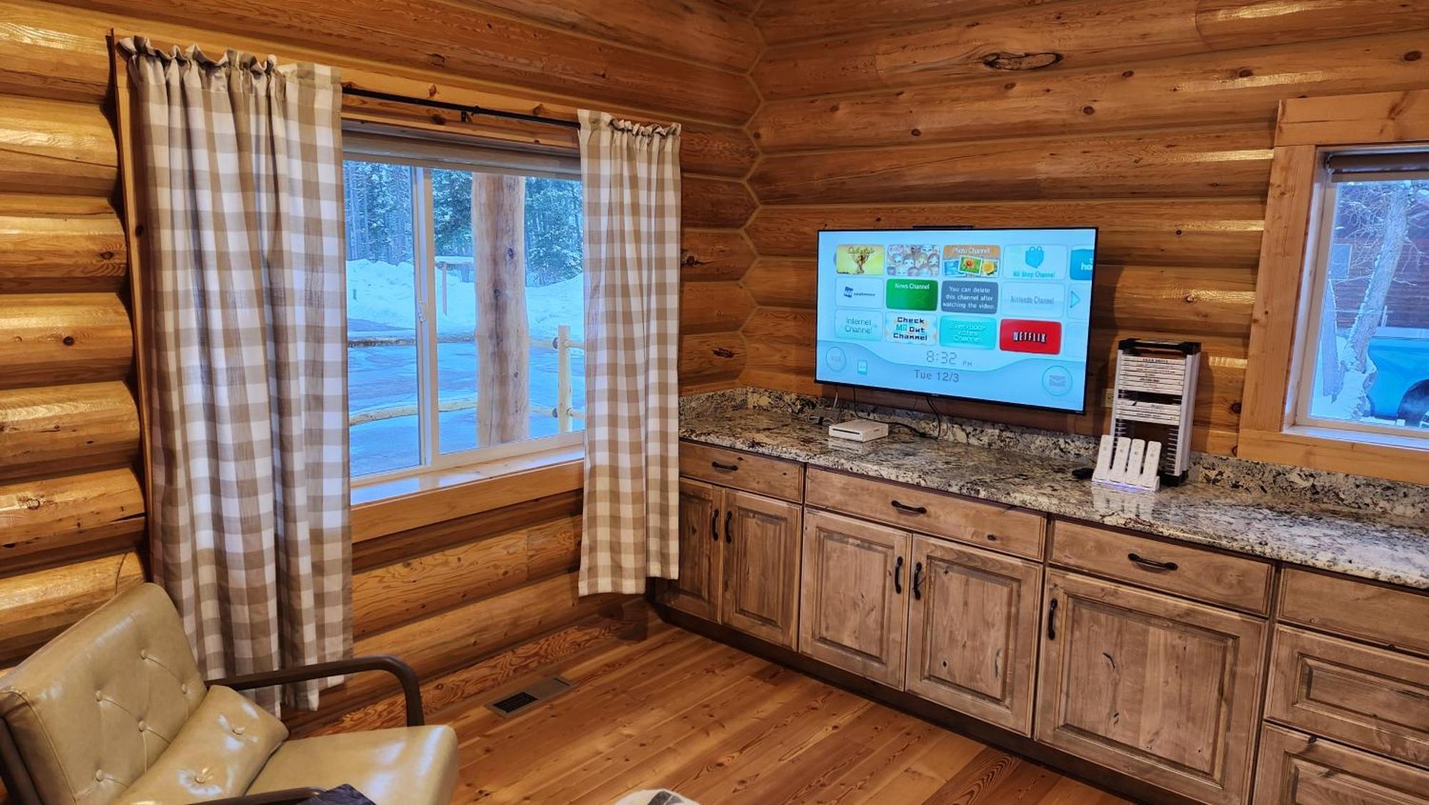 Beargrass Lodging & Rv Resort Hungry Horse エクステリア 写真
