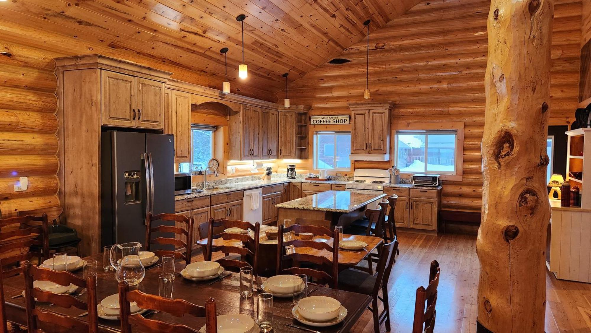 Beargrass Lodging & Rv Resort Hungry Horse エクステリア 写真