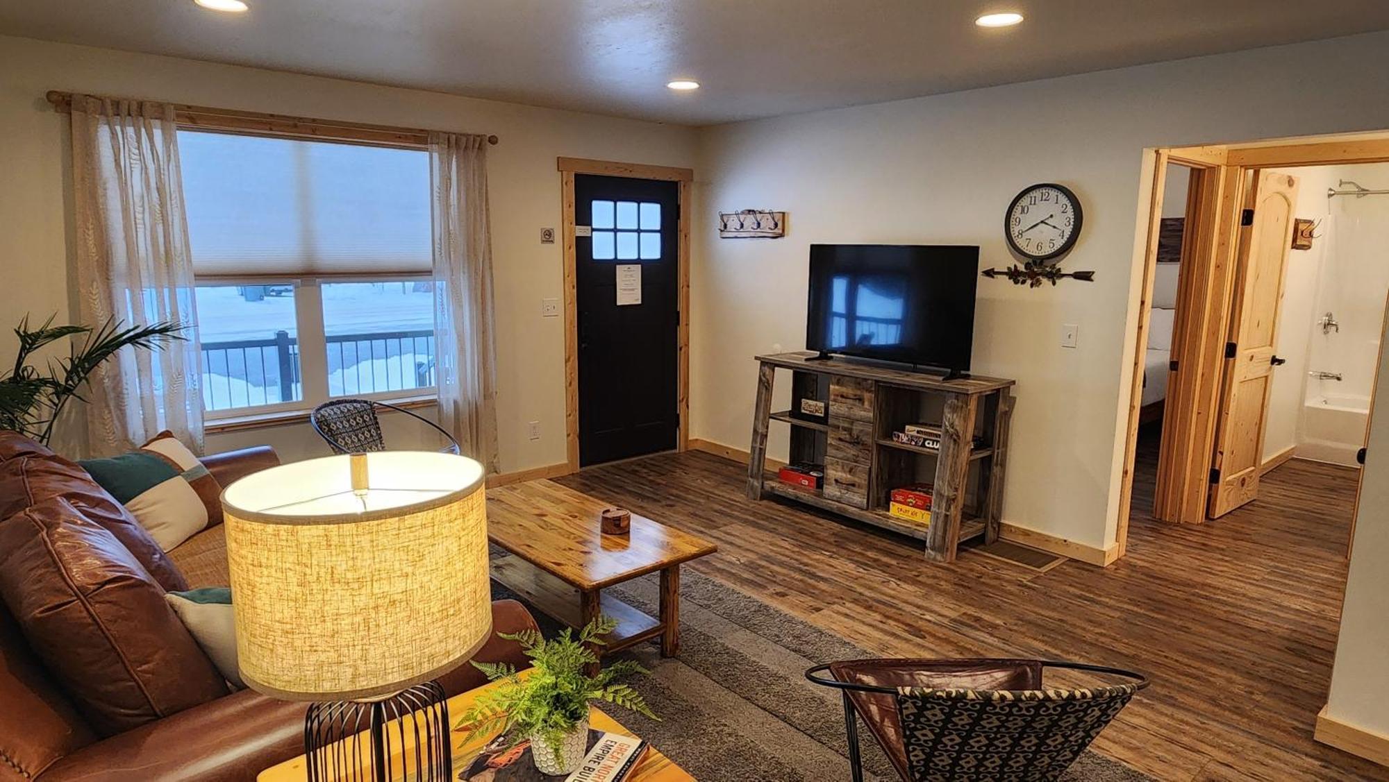 Beargrass Lodging & Rv Resort Hungry Horse エクステリア 写真