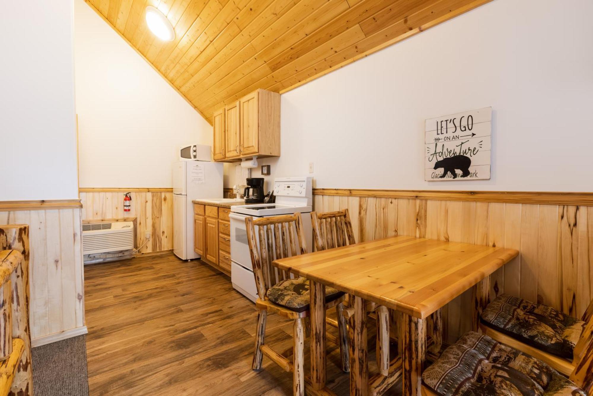 Beargrass Lodging & Rv Resort Hungry Horse エクステリア 写真